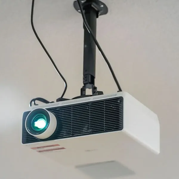 LG ProBeam BU53RG